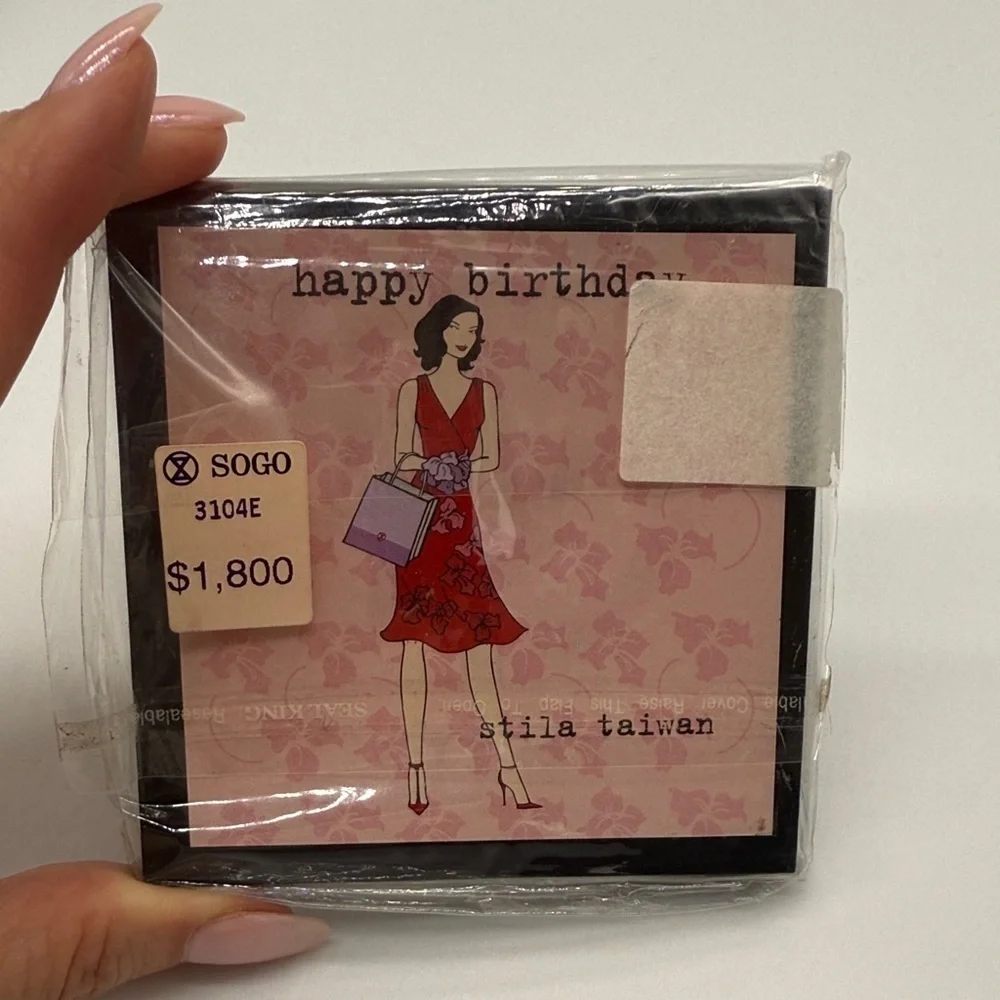 Stila Taiwan Exclusive Eye Shadow 4 Pan Compact Quad Eye Shadow Blush NWT RARE